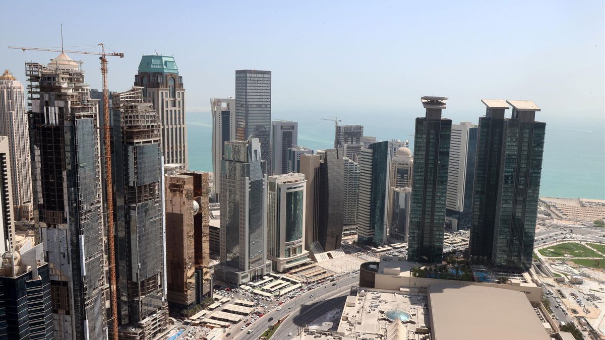 Ein Blick auf die Hochhäuser in Doha