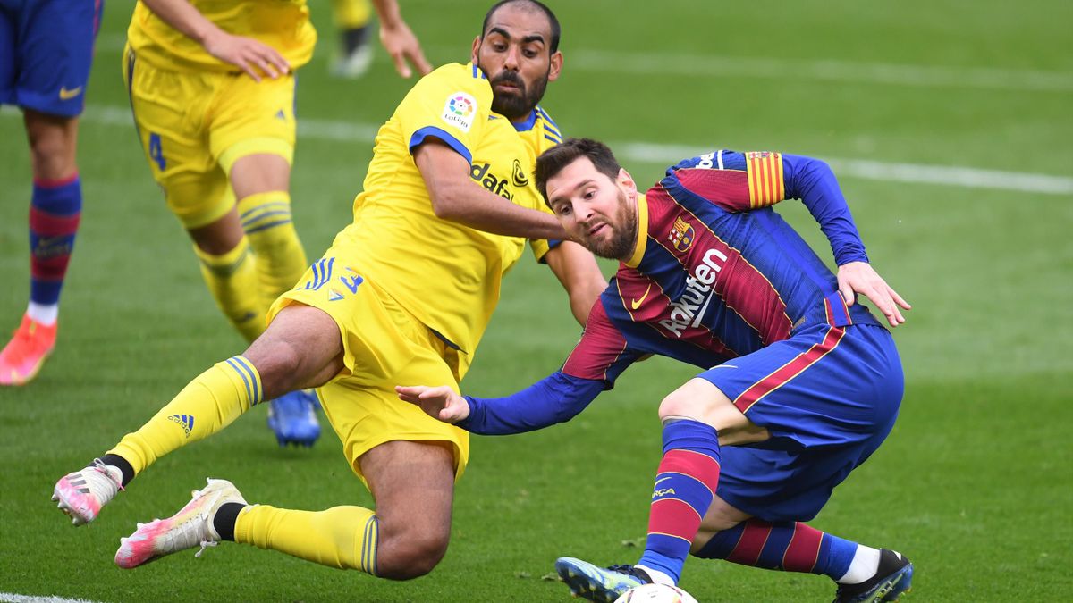 Barça-Superstar Lionel Messi (rechts) im Spiel gegen den FC Cádiz