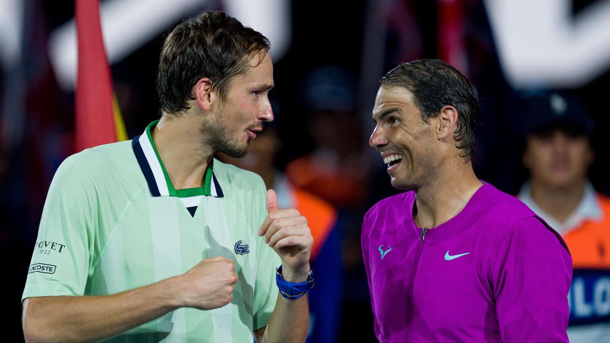 Daniil Medvedev en Rafael Nadal tijdens de Australian Open begin dit jaar.