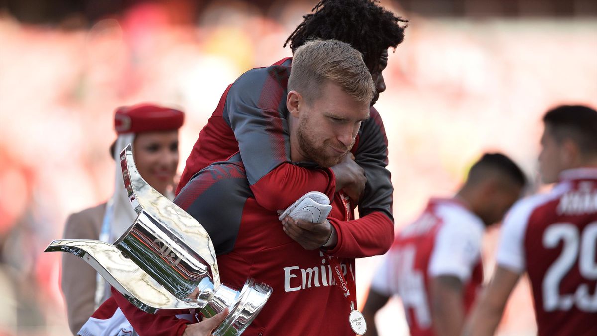 Arsenal slip to defeat but still take home Emirates Cup Eurosport