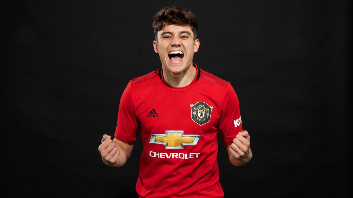 Football News Manchester United Confirm Signing Of Daniel James Eurosport