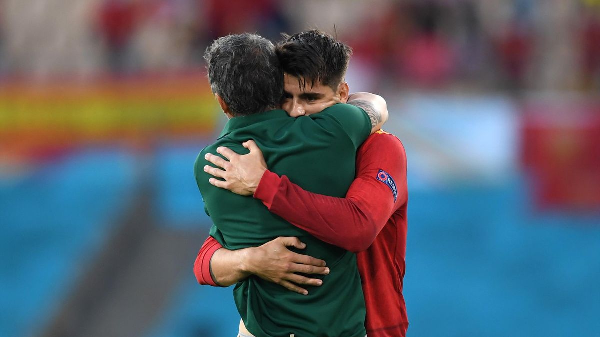 SEVILLE, SPAIN - JUNE 19: Alvaro Morata of Spain celebrates with Luis Enrique, Head Coach of Spain after scoring their side's first goal during the UEFA Euro 2020 Championship Group E match between Spain and Poland at Estadio La Cartuja on June 19, 2021 i