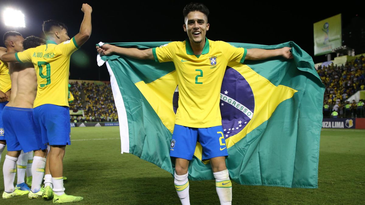 Yan Couto of Brazil celebrates at the final whistle during the Final of the FIFA U-17 World Cup Brazil 2019 between Mexico and Brazil at the Estadio Bezerrão on November 17, 2019 in Brasilia, Brazil.