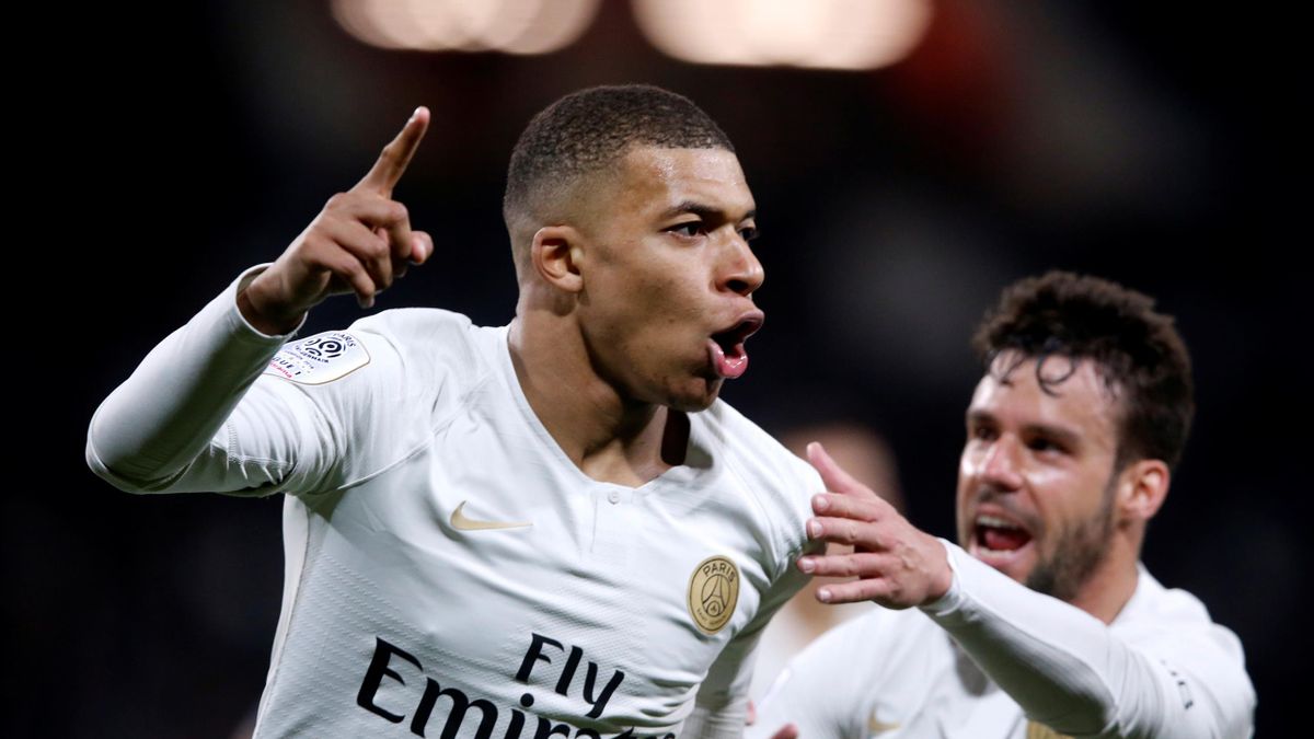 Football news Mbappe strikes again as PSG close in on title Eurosport