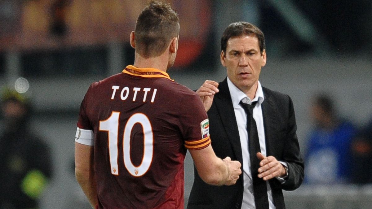 Roma boss Rudi Garcia hails 'genius' Francesco Totti - Eurosport
