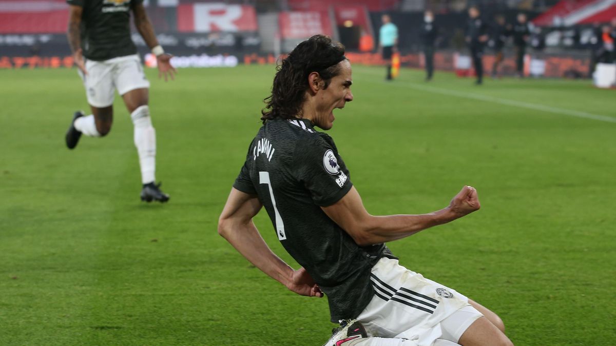 Super sub Edinson Cavani stars as Manchester United roar back to stun  Southampton - Eurosport