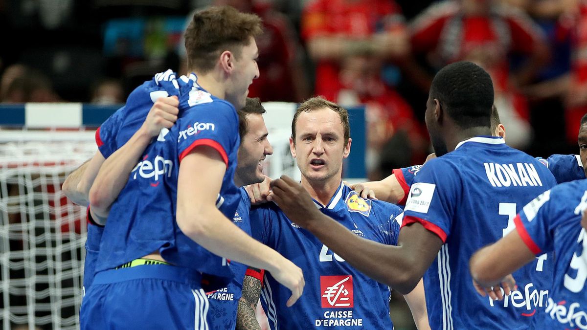 La joie de Valentin Porte et des Bleus après leur victoire face au Danemark (Euro 2022)