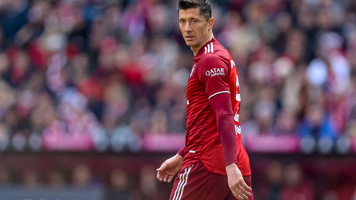Robert Lewandowski will not leave Bayern Munich this summer says Kahn