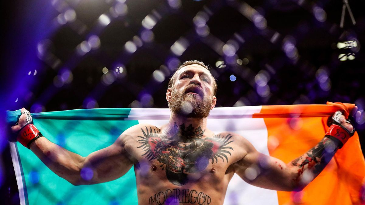 Conor McGregor avec le drapeau irlandais
