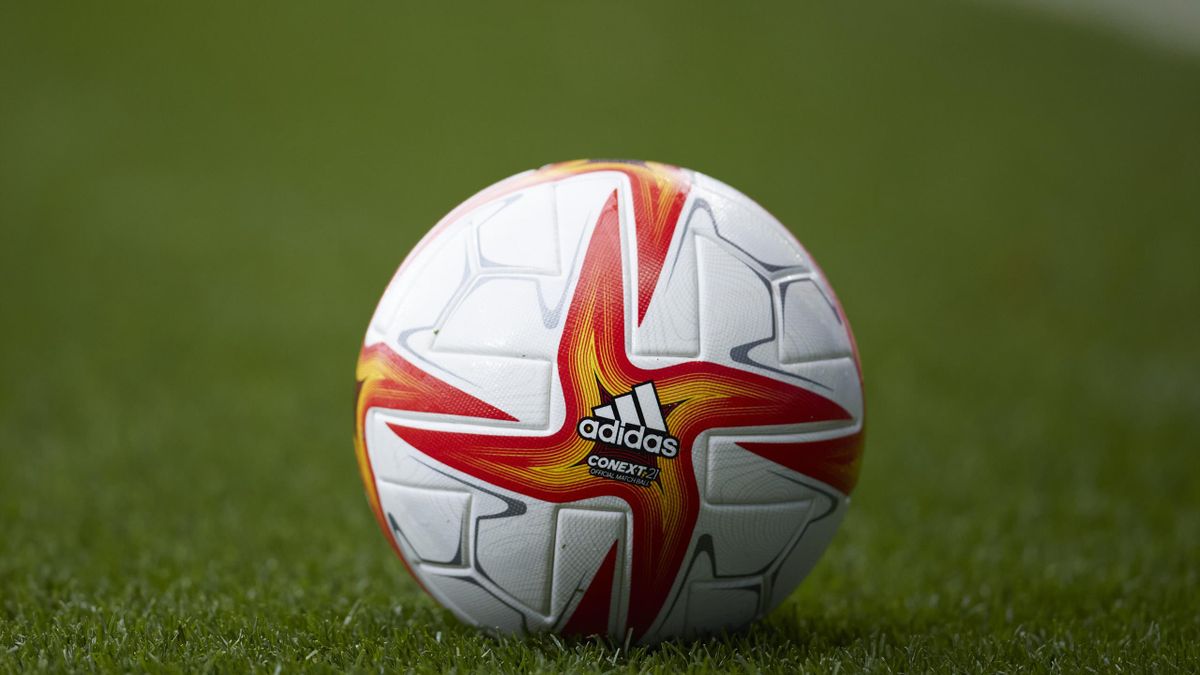 Balón de la Copa del Rey 2021-2022