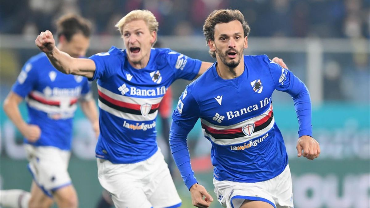 Gabbiadini esulta per il gol in Genoa-Sampdoria - Serie A 2021/2022