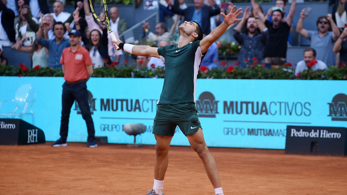 Carlos Alcaraz etter seieren mot Novak Djokovic i Madrid Open 2022
