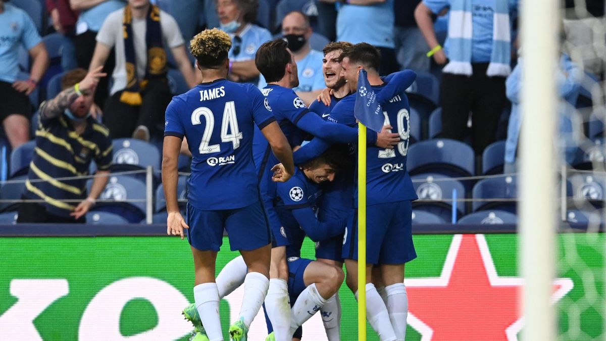 Les joueurs de Chelsea fêtent le but de Kai Havertz à la 42e minute lors de la finale de la Ligue des champions entre Manchester City et Chelsea