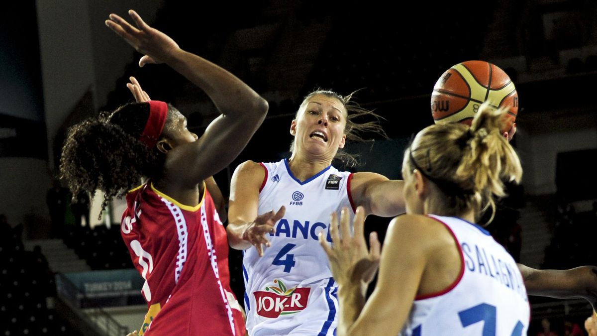 Anael Lardy (France) face à Leia Dongue (Mozambique) Mondial dames 2014