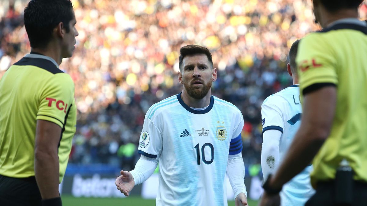 Lionel Messi fails to collect Copa America medal red card -
