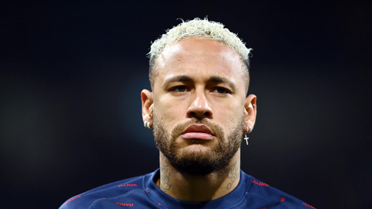 Neymar à l'échauffement avant le 8e de finale retour de Ligue des champions entre le Real Madrid et le PSG, le 9 mars 2022.