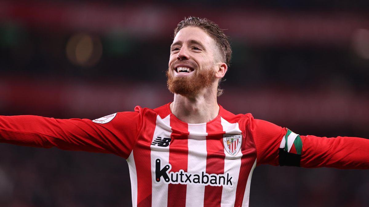 Iker Muniain of Athletic Bilbao celebrates after scoring his team's first goal during the Copa Del Rey match between Athletic Club and FC Barcelona at San Mames Stadium on January 20, 2022 in Bilbao, Spain.