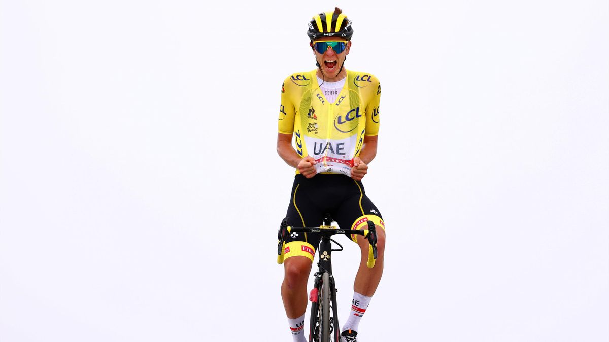 Tadej Pogacar savoure sa victoire lors de la 17e étape du Tour de France, au sommet du Col du Portet