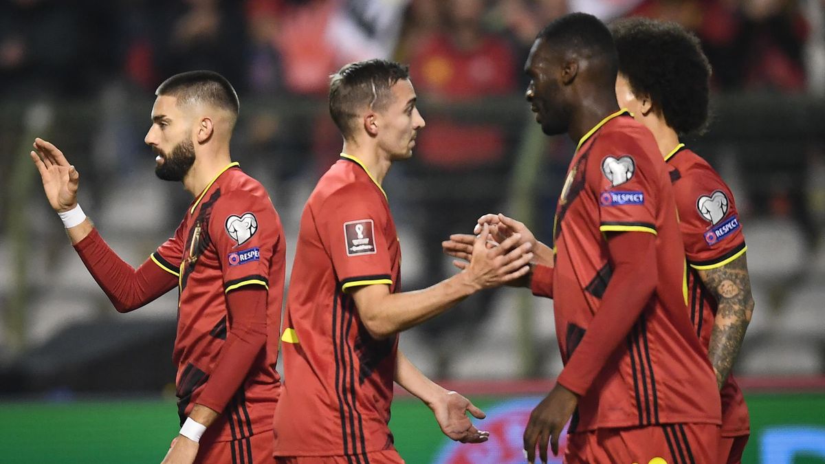 Belgium 3-1 Estonia: Christian Benteke on target as Roberto Martinez&#39; side confirm Qatar place - Eurosport