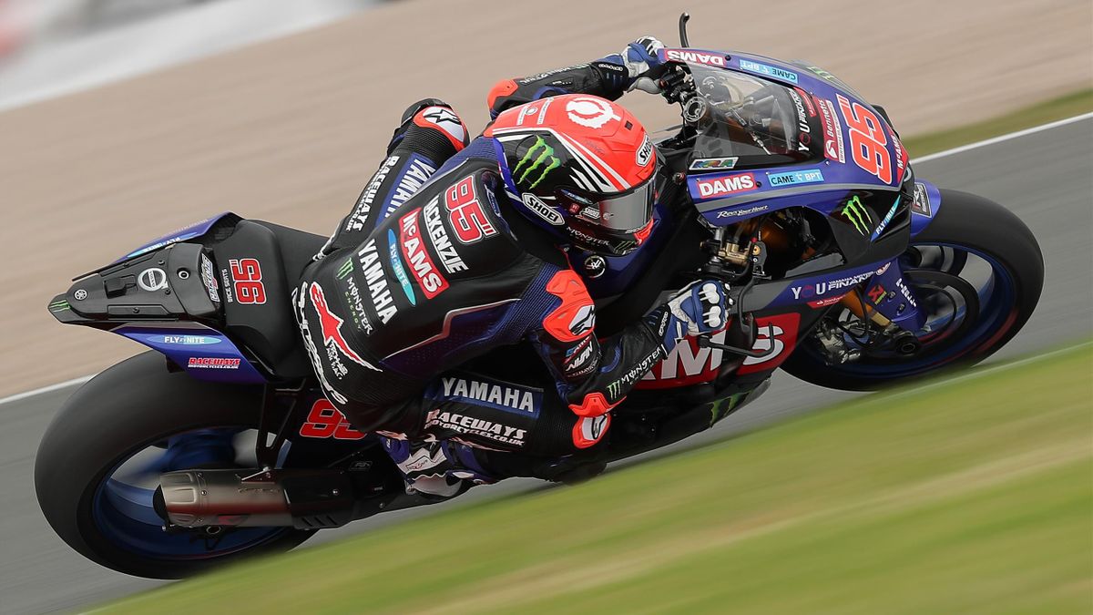 Tarran Mackenzie Claims Silverstone Bsb Victory Eurosport