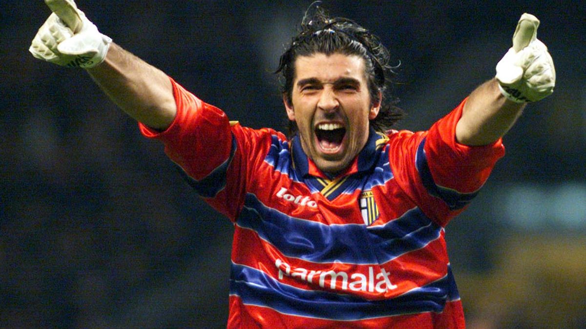 Mercato : Gianluigi Buffon va continuer sa carrière, probablement à Parme -  Eurosport
