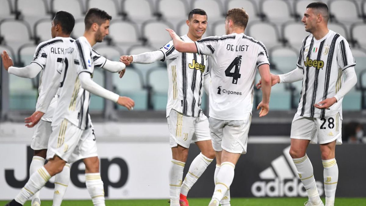 Juventus 3-0 Crotone: Cristiano Ronaldo double sends Juve into third in  Serie A - Eurosport