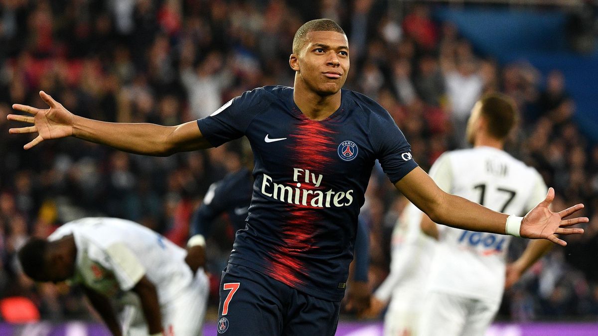 Golden Boy 18 Mbappe Present Dans La Liste Des Aouar Et Amian Aussi Eurosport