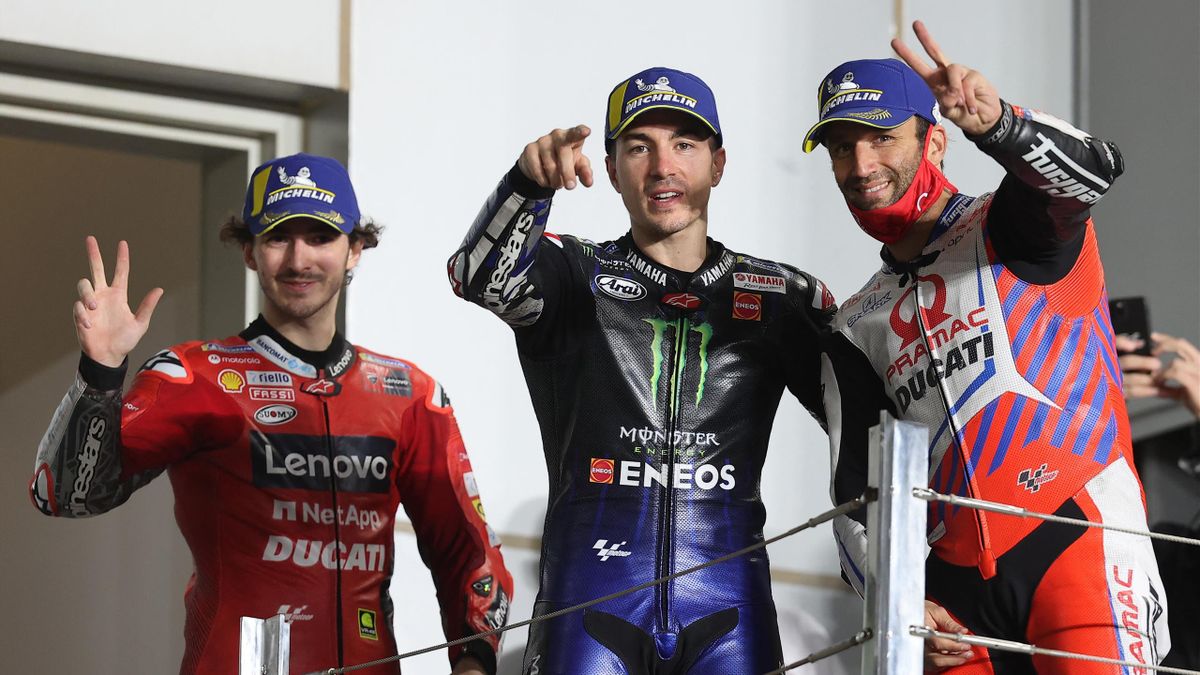 Pecco Bagnaia, Maverick Viñales e Johann Zarco esultano sul podio di Losail, GP Qatar, Getty Images