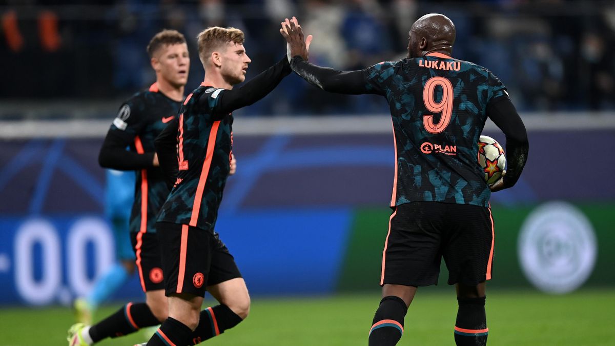 SAINT PETERSBURG, RUSSIA - DECEMBER 08: Romelu Lukaku of Chelsea celebrates with teammate Timo Werner (L) after scoring their side's second goal during the UEFA Champions League group H match between Zenit St. Petersburg and Chelsea FC at Gazprom Arena on