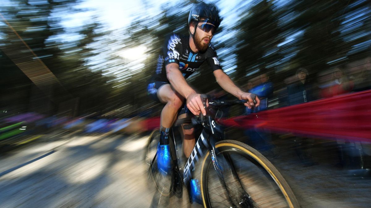 Joris Nieuwenhuis in actie tijdens de Zonhoven UCI cyclocross.