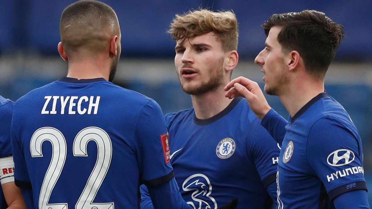 Chelsea's German striker Timo Werner (2R) celebrates with team-mates after scoring their second goal during the English FA Cup third round football match between Chelsea and Morecambe at Stamford Bridge