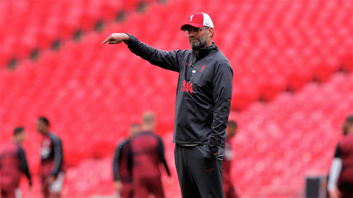 Shaqiri Frau : Liverpool Coach Klopp Konnte Noch Shaqiri Und Brewster Verlieren Eurosport