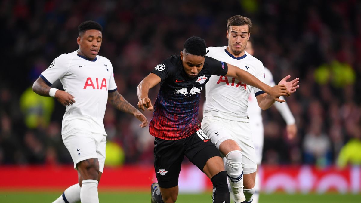 Uefa Champions League Doar La Tv Barca Napoli Fără Spectatori 6 Meciuri Cu Probleme Eurosport