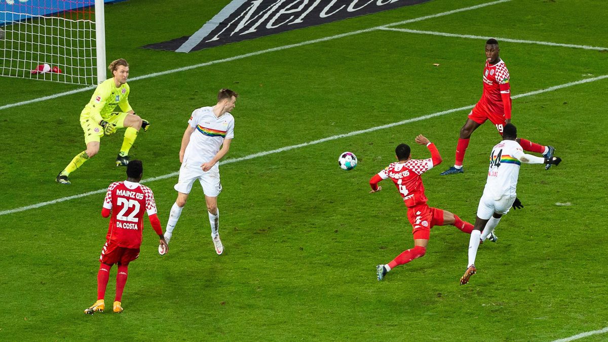 Silas Wamangituka (VfB Stuttgart) krönt sein Traum-Solo gegen Mainz mit dem Treffer zum Endstand