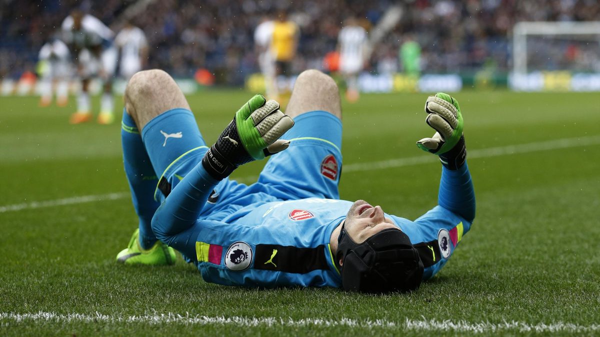 Cech suffers injuy at the Hawthorns.
