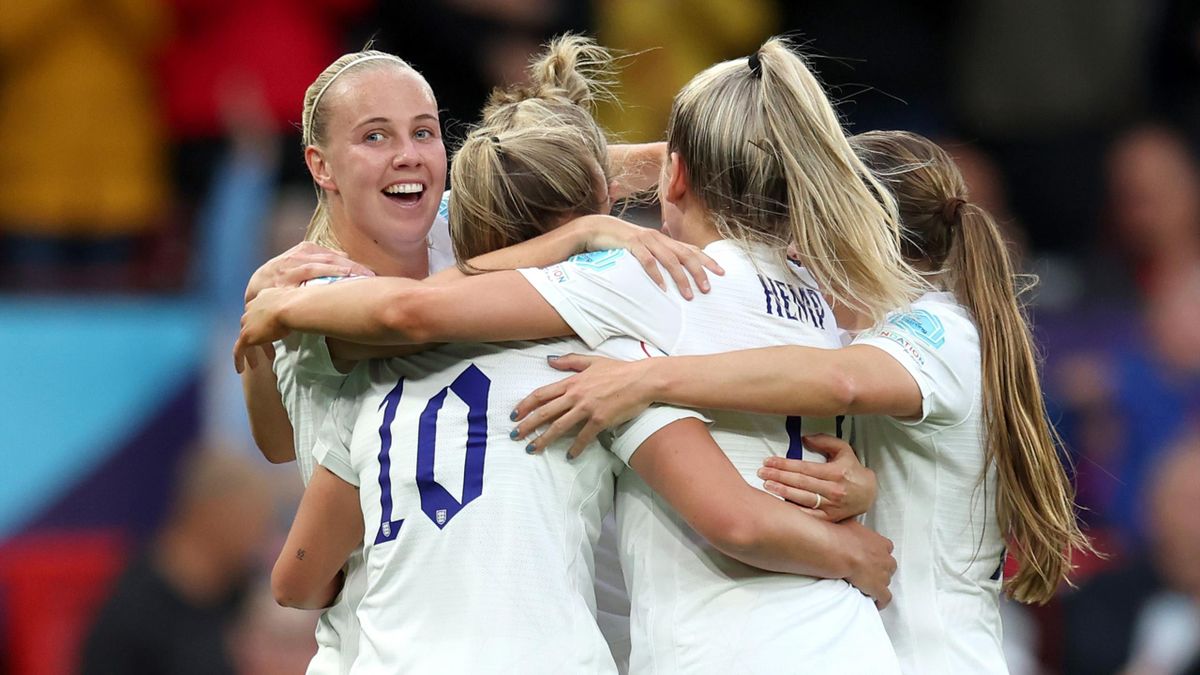 Beth Mead célèbre son but lors du match d'ouverture de l'Euro 2022 entre l'Angleterre et l'Autriche (1-0)