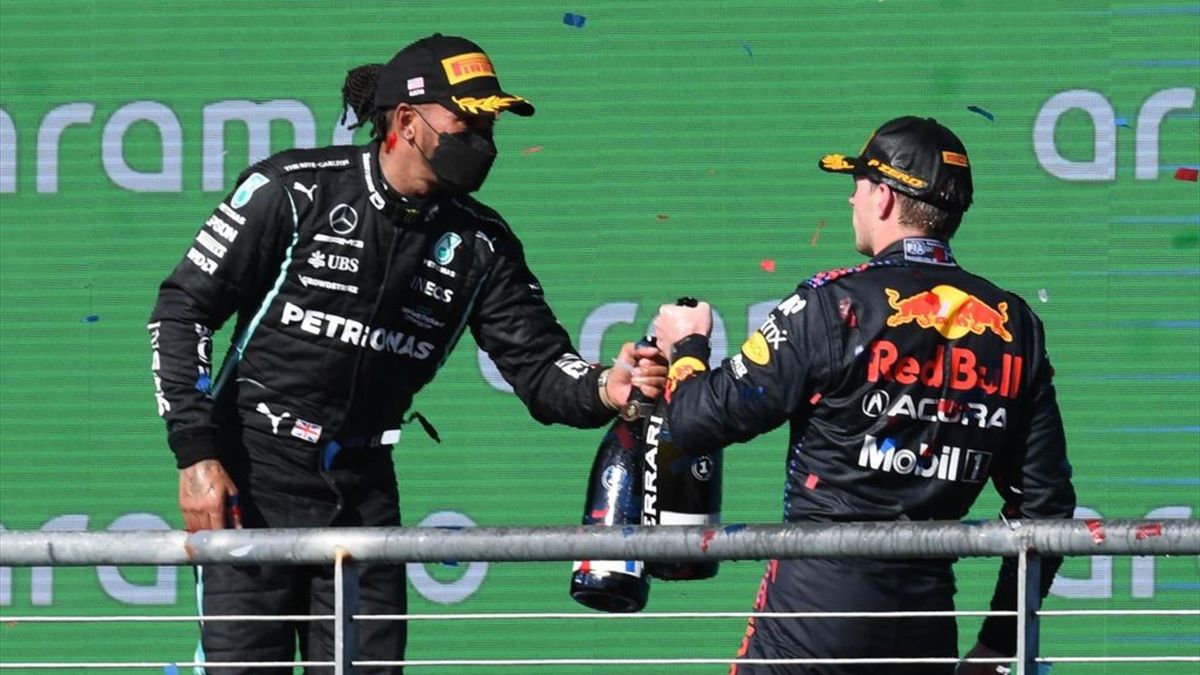 Lewis Hamilton e Max Verstappen sul podio del Gran Premio degli Stati Uniti - F1 Mondiale 2021