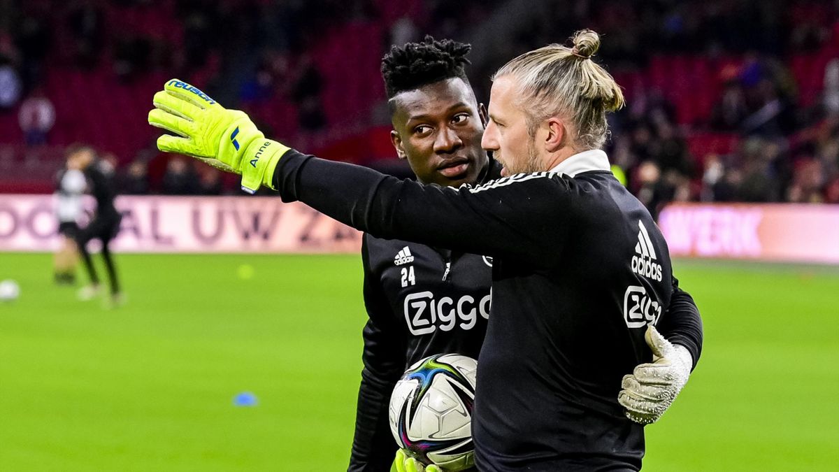 Ajax keeper Andre Onana, Ajax keeper Remko Pasveer during the Dutch Eredivisie match between Ajax Amsterdam and Go Ahead Eagles at the Johan Cruijff ArenA on November 7, 2021 in Amsterdam, Netherlands