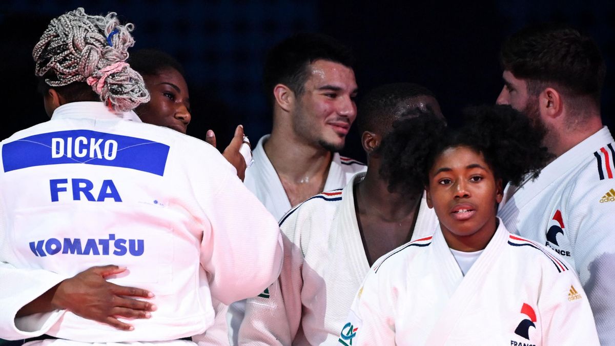 L'équipe de France de judo lors des Mondiaux 2022 à Tashkent.