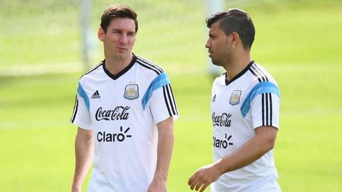 Kun Aguero I Ll Try To Convince Messi To Join Man City Eurosport