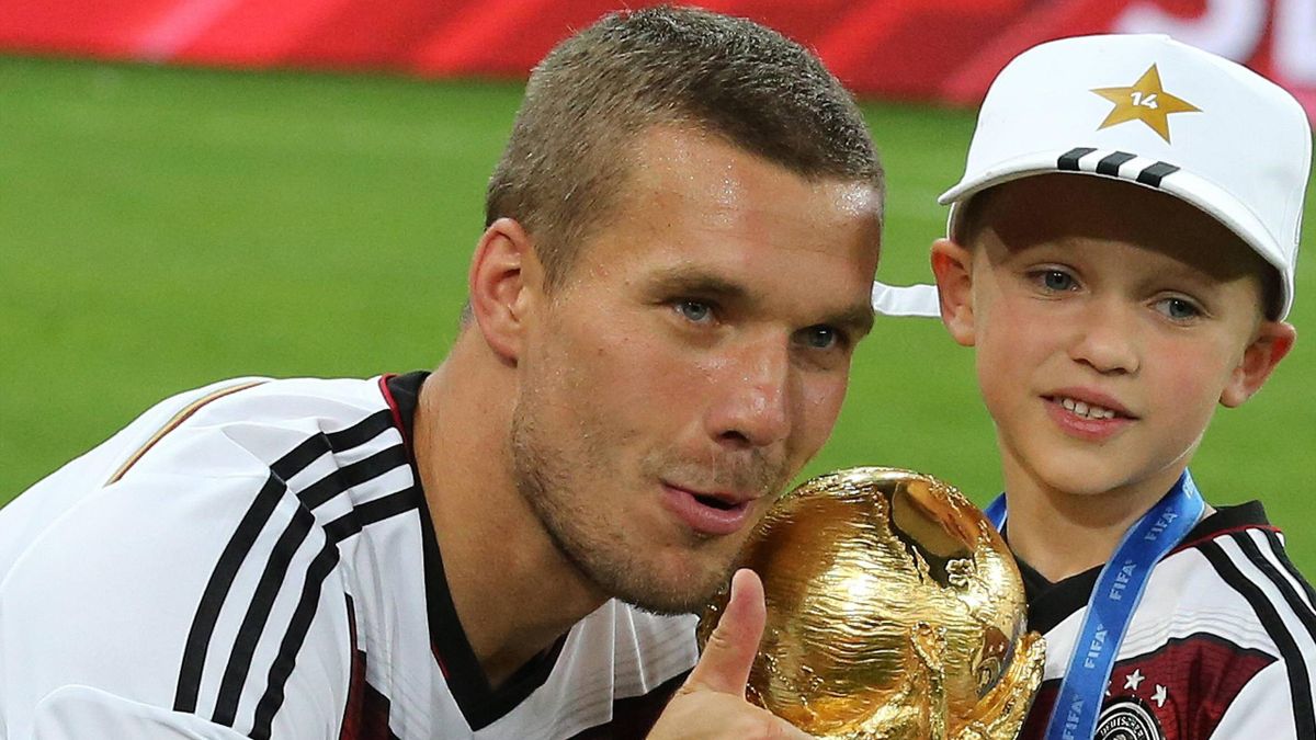 Nach Terroranschlagen In Der Turkei Podolski Denkt Doch Uber Wechsel Nach Eurosport