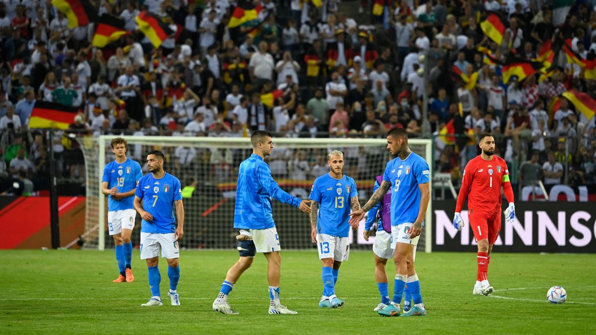 Enttäuschte Italiener nach dem 2:5 gegen Deutschland