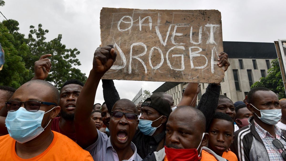 La candidature pour la présidence de la fédération ivoirienne de football de Didier Drogba, soutenue à Abidjan en août 2020