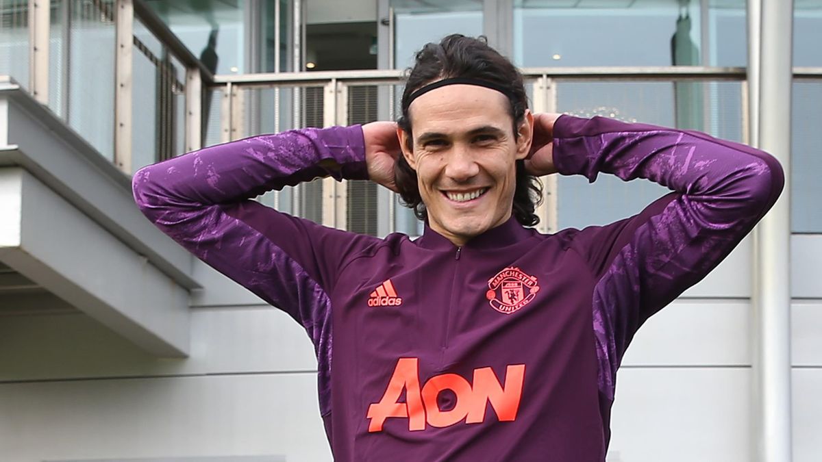 Edinson Cavani Can Make Bruno Fernandes Type Impact At Manchester United Says Ryan Giggs Eurosport