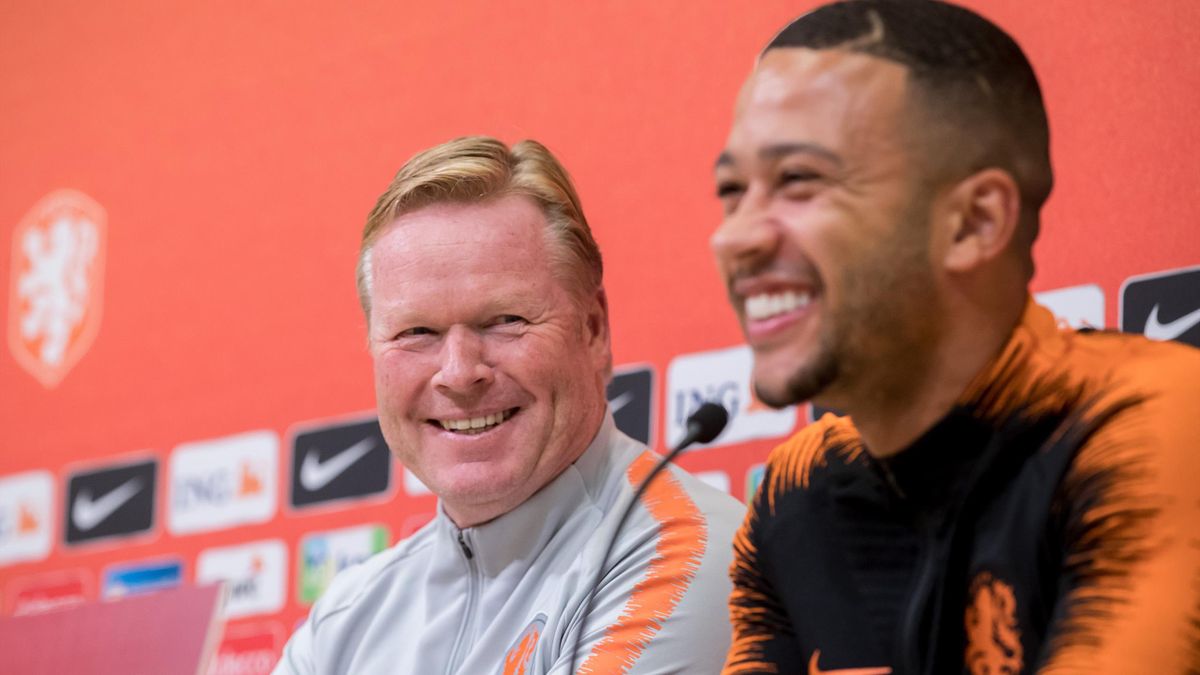 Ronald Koeman and Memphis Depay of Holland during the Training & Press conference