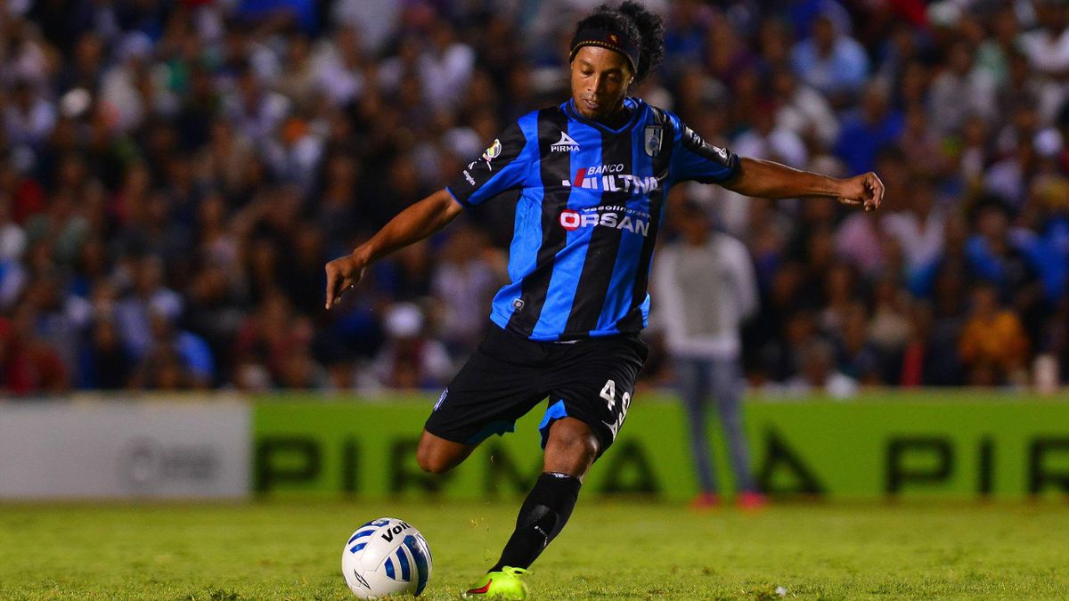 Top Transfer Der Ex Barcelona Star Ronaldinho Kehrt Nach Brasilien Zu Fluminense Fc Zuruck Eurosport