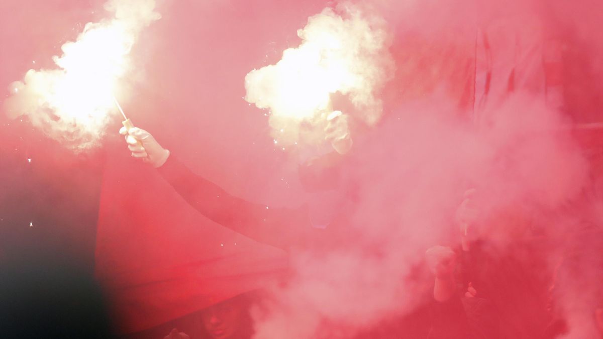 Ajax Fans Let Off Fireworks Outside Tottenham Hotel Eurosport