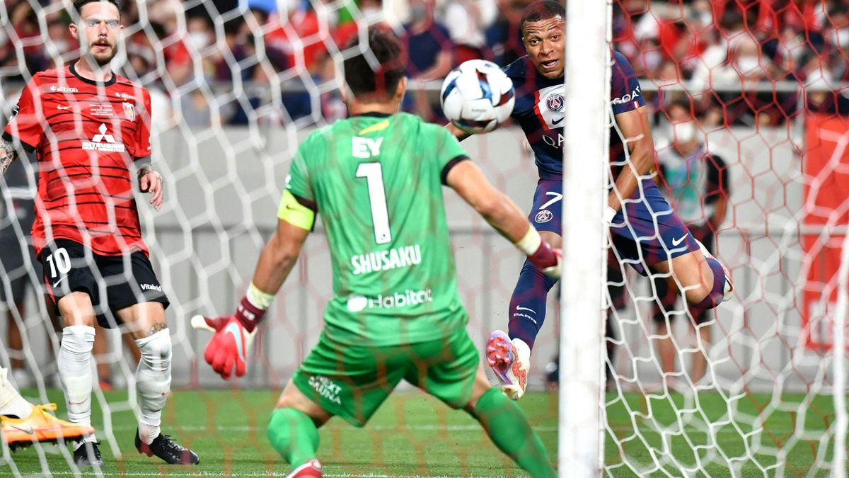 Kylian Mbappé inscrit un but pour le PSG, face aux Urawa Red Diamonds, lors de la tournée au Japon des Parisiens - 23/07/2022