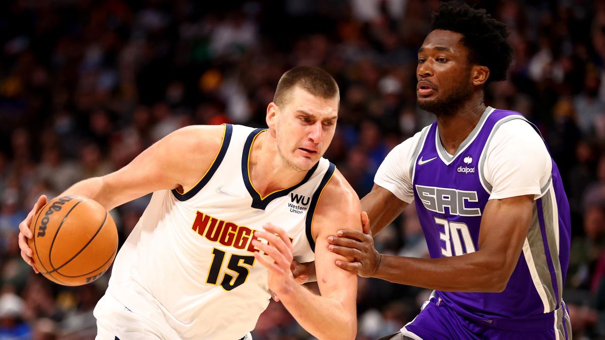 Nikola Jokic nella gara tra Denver Nuggets e Sacramento Kings, NBA 2021-22