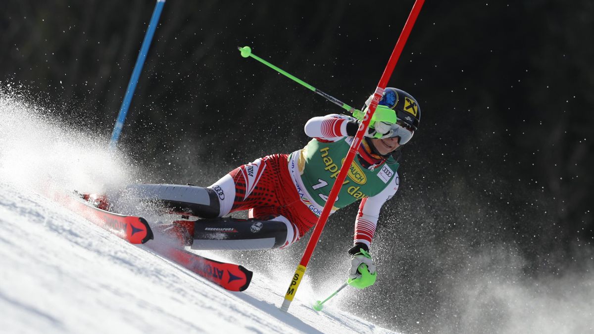 Alpine Skiing Kranjska Gora: Katharina Gallhuber falls in the first run